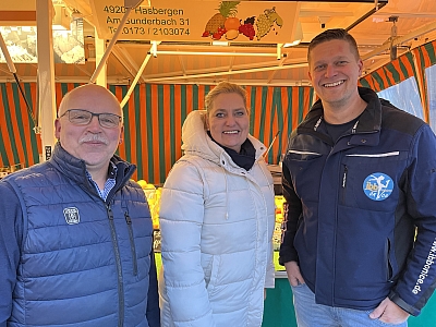 Wochenmarkt weicht der Eisbahn: