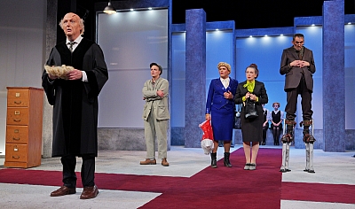 Der Zerbrochene Krug