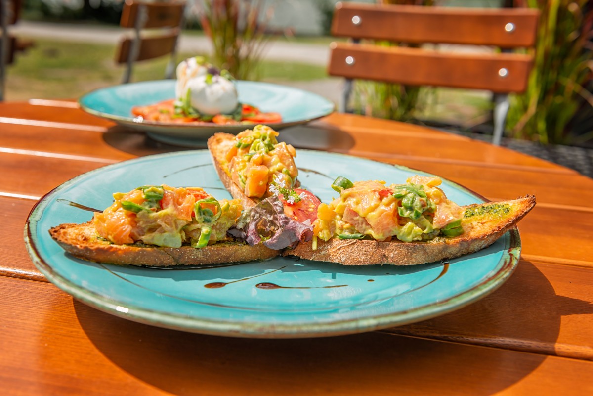 Außenterrasse des Café-Restaurant am Rubbenbruchsee