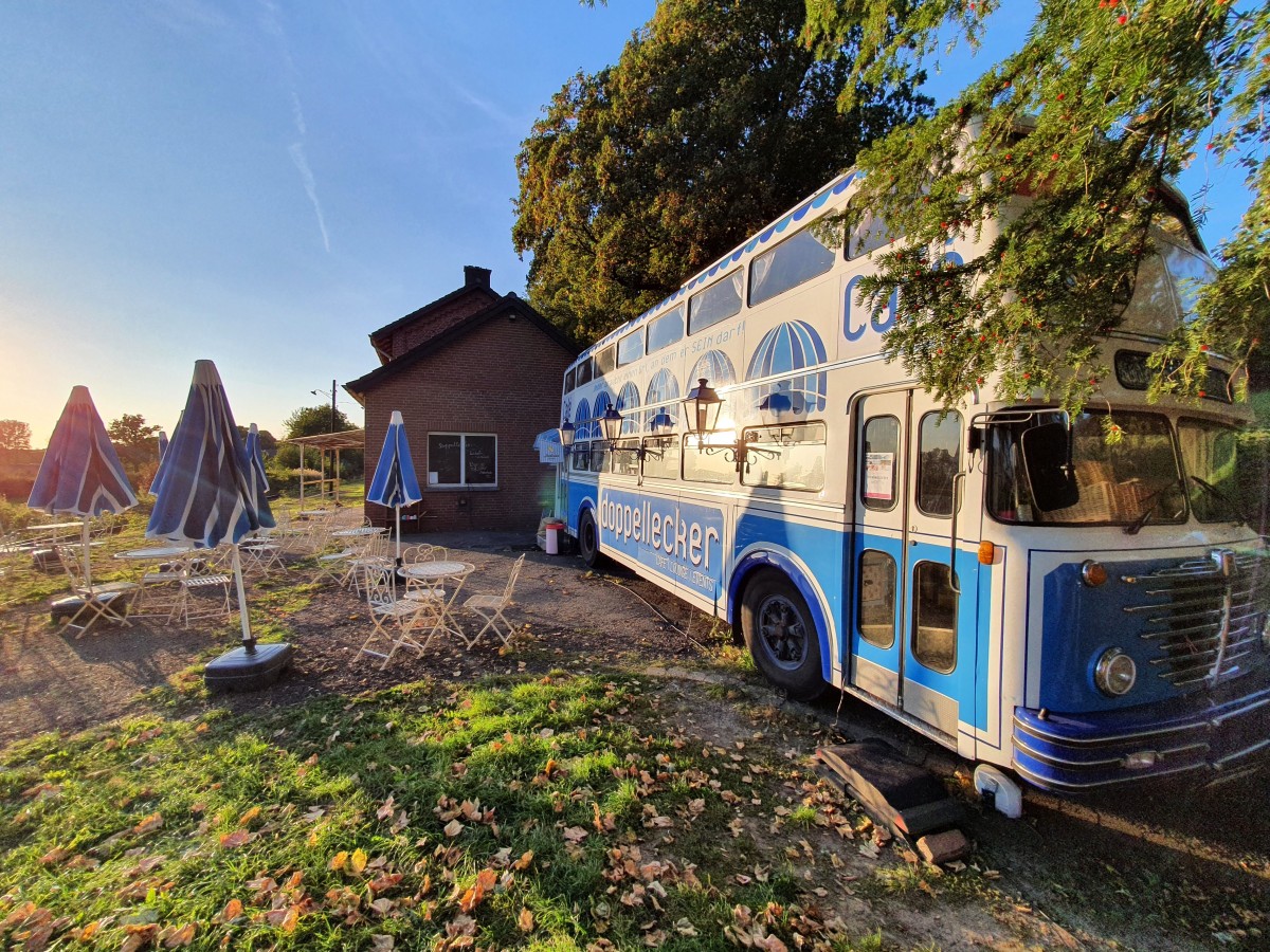 Doppelleckerbus am alten Tecklenburger Bahnhof
