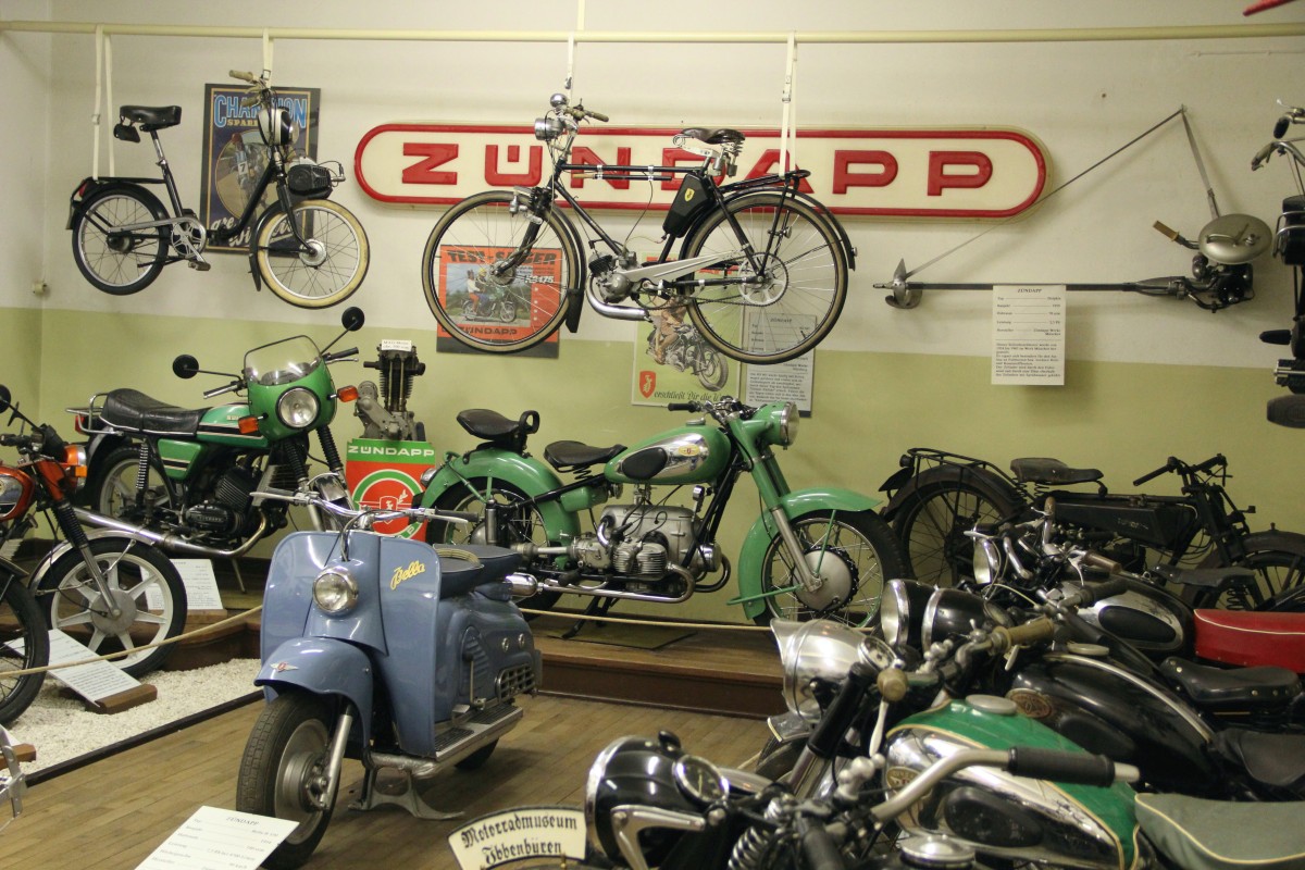 Ausstellung von historischen Zweirädern