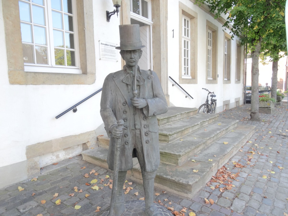 hopsten-toedden-statue