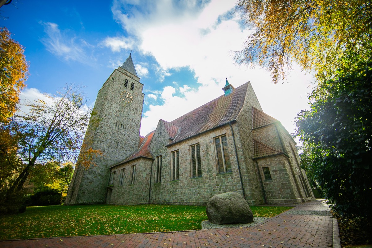 Kath.Kirche-St.Ludgerus_Schapen©MedienAtelierEmsland.jpg