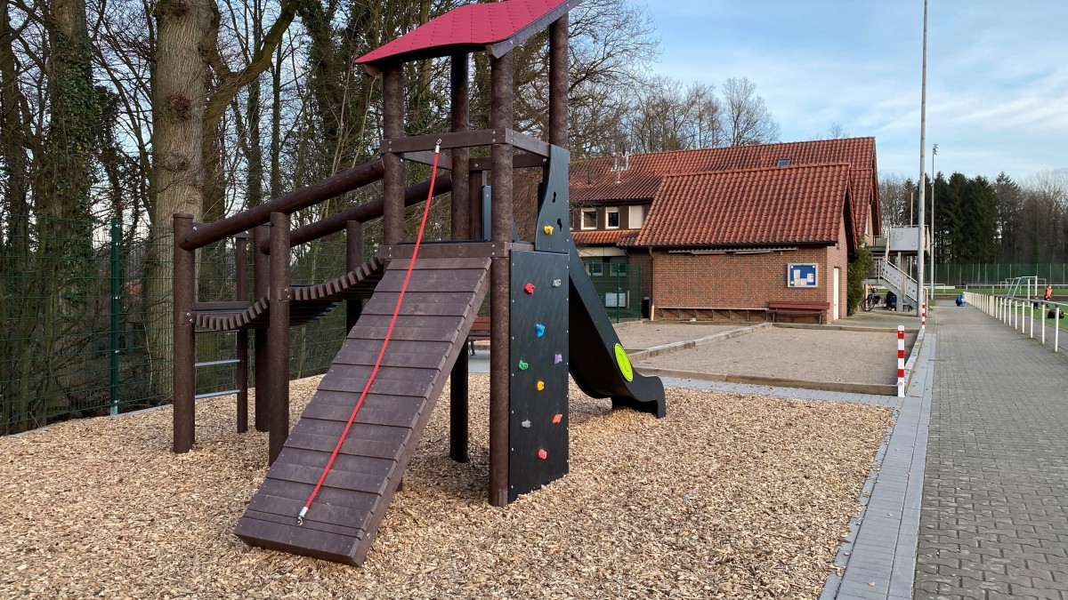 Bouleplatz und Spielecke am Stern.jpg