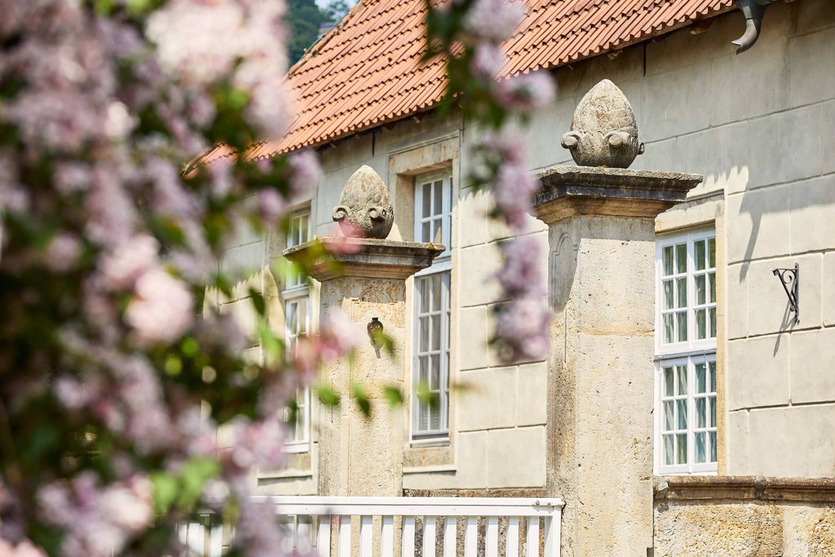 Brückenpfeiler vor Haus Marck