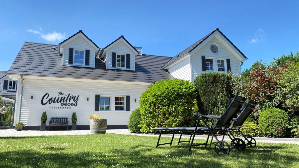 Bild aus Garten mit Liege 1