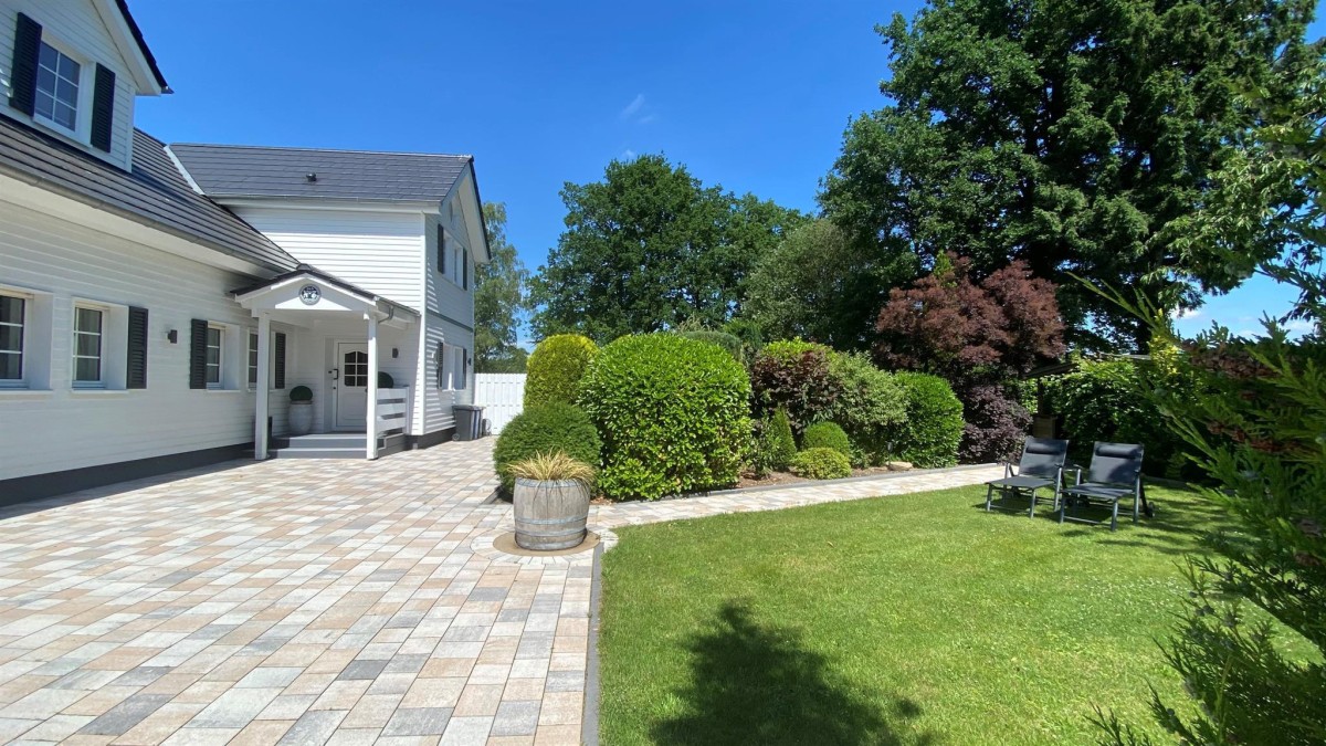 Bild Weitwinkel Haus & Garten