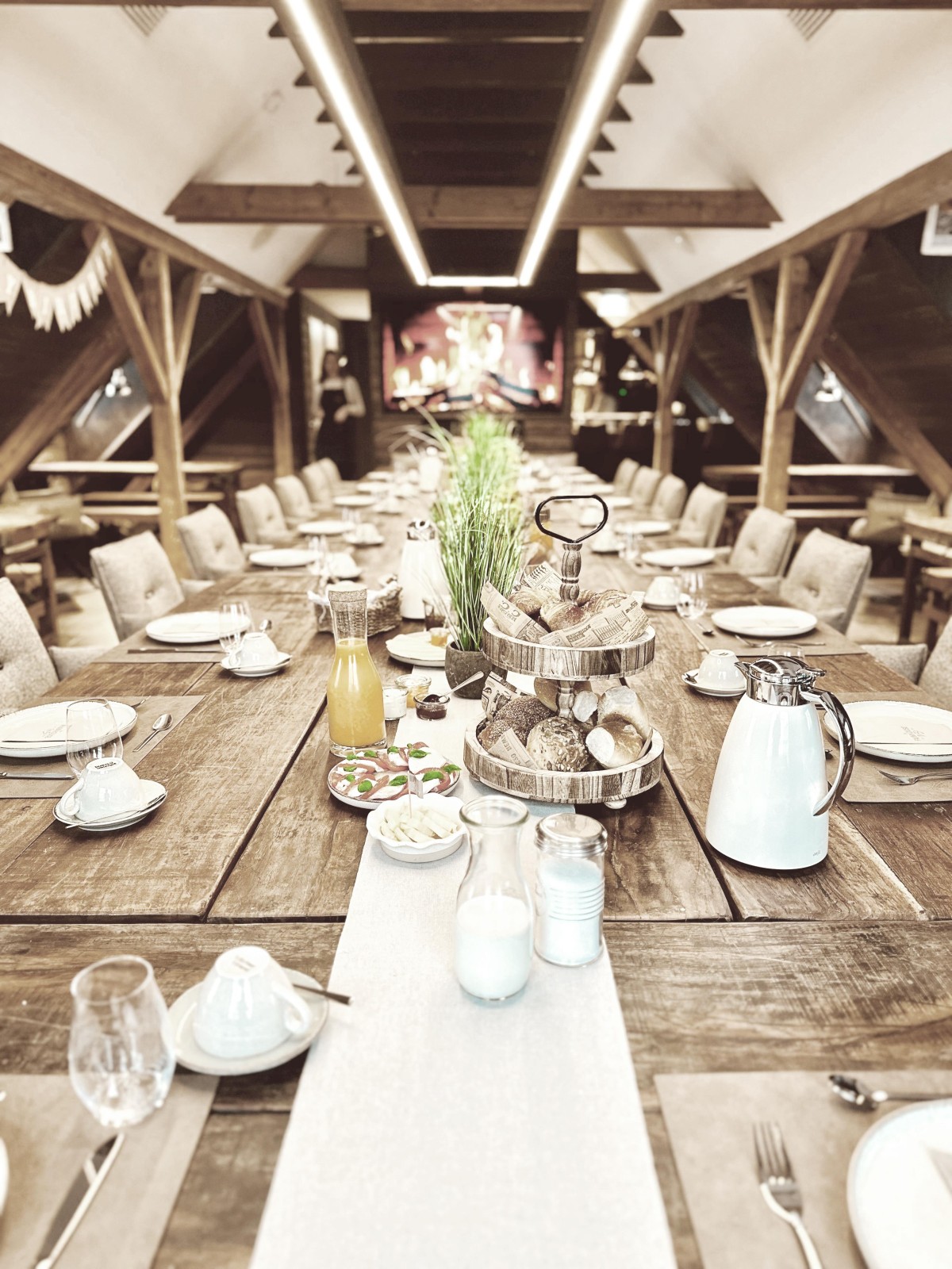 Conference_15_MB_rgb